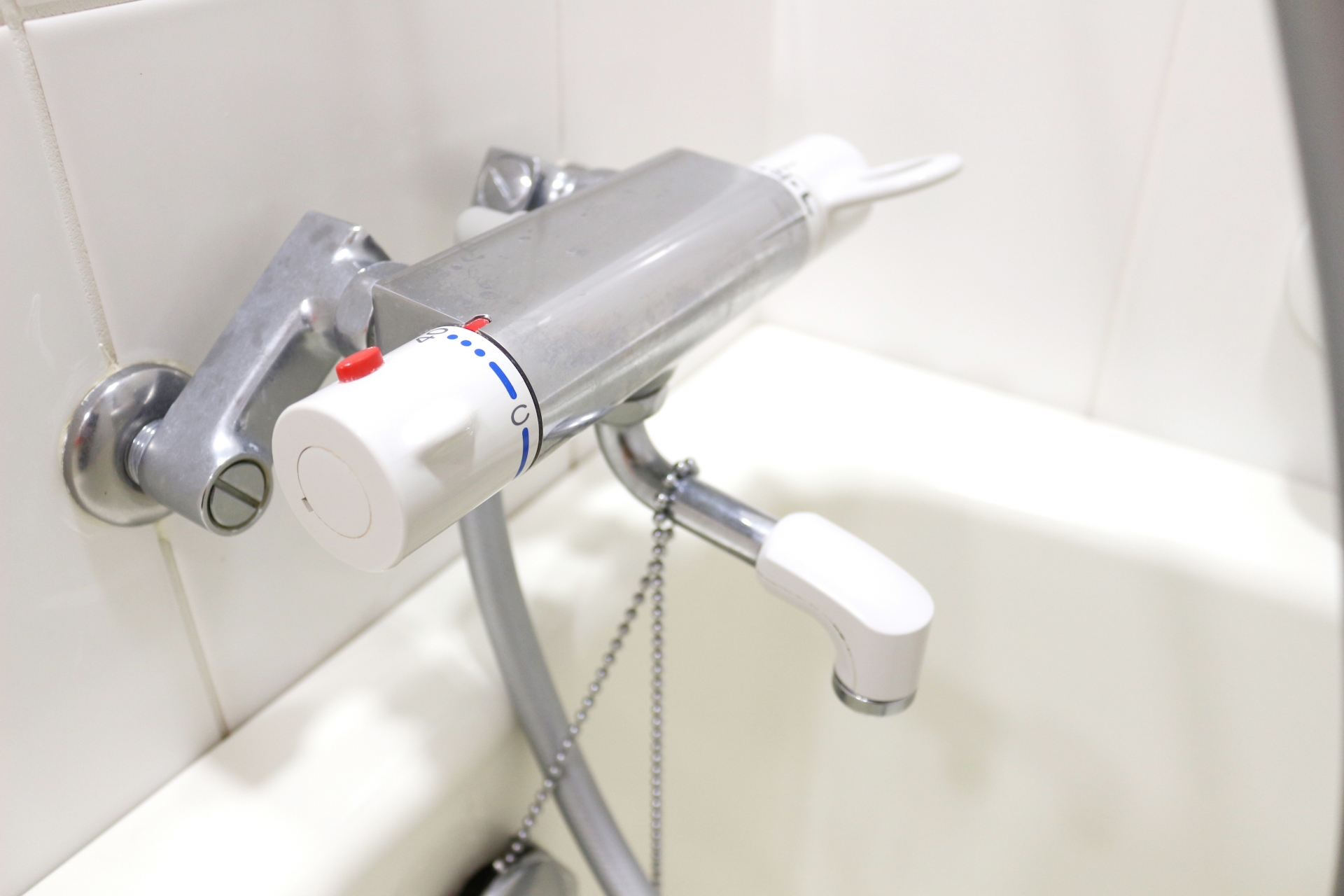 風呂場のシャワー水栓蛇口の水が止まらない時の対処法と修理 神奈川水道修理サービス