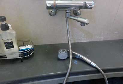 風呂場のサーモスタットシャワー水栓の交換